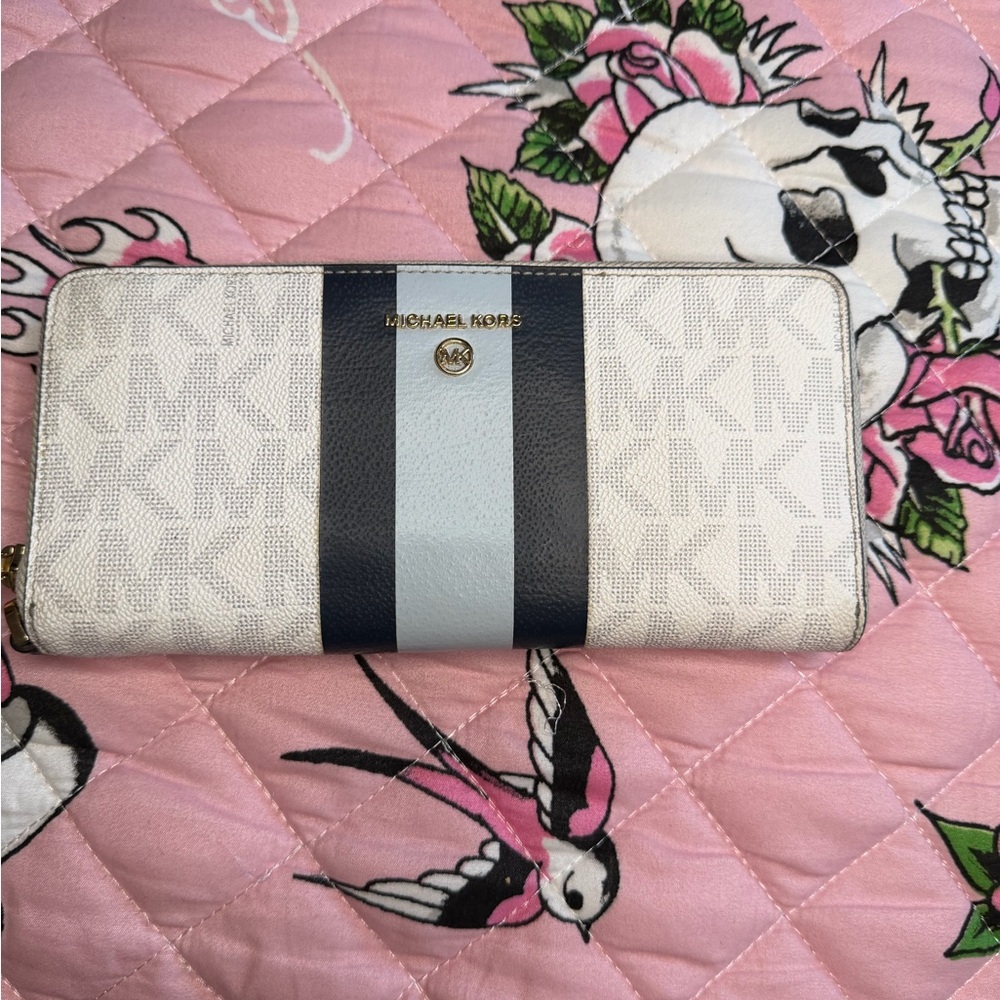 Michael Kors Cream Wallet with Navy and Light Blue Center Stripe